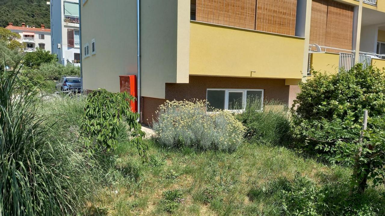 Apartment Sara - Cres Exterior photo